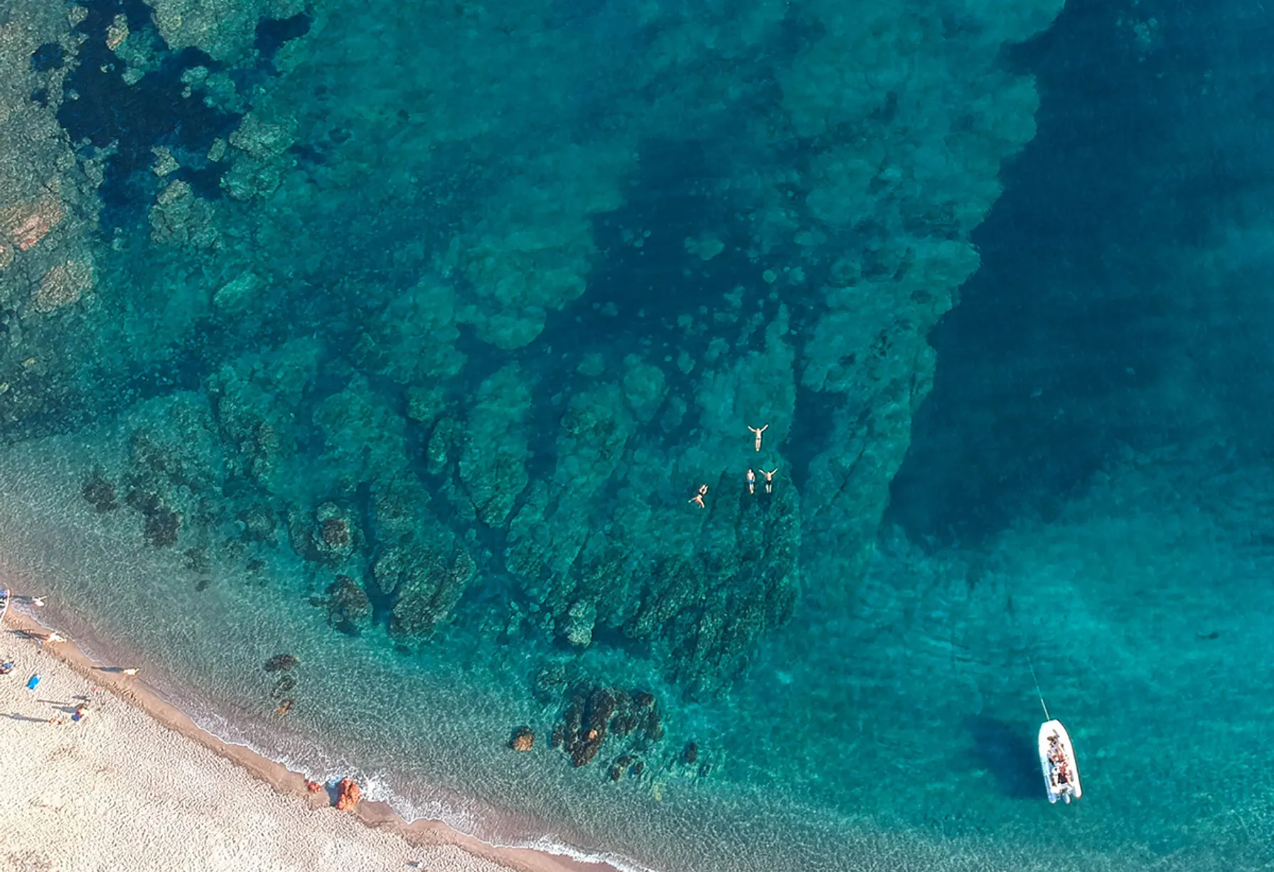 Image Haute-Corse: 10 spots de rêve où poser sa serviette