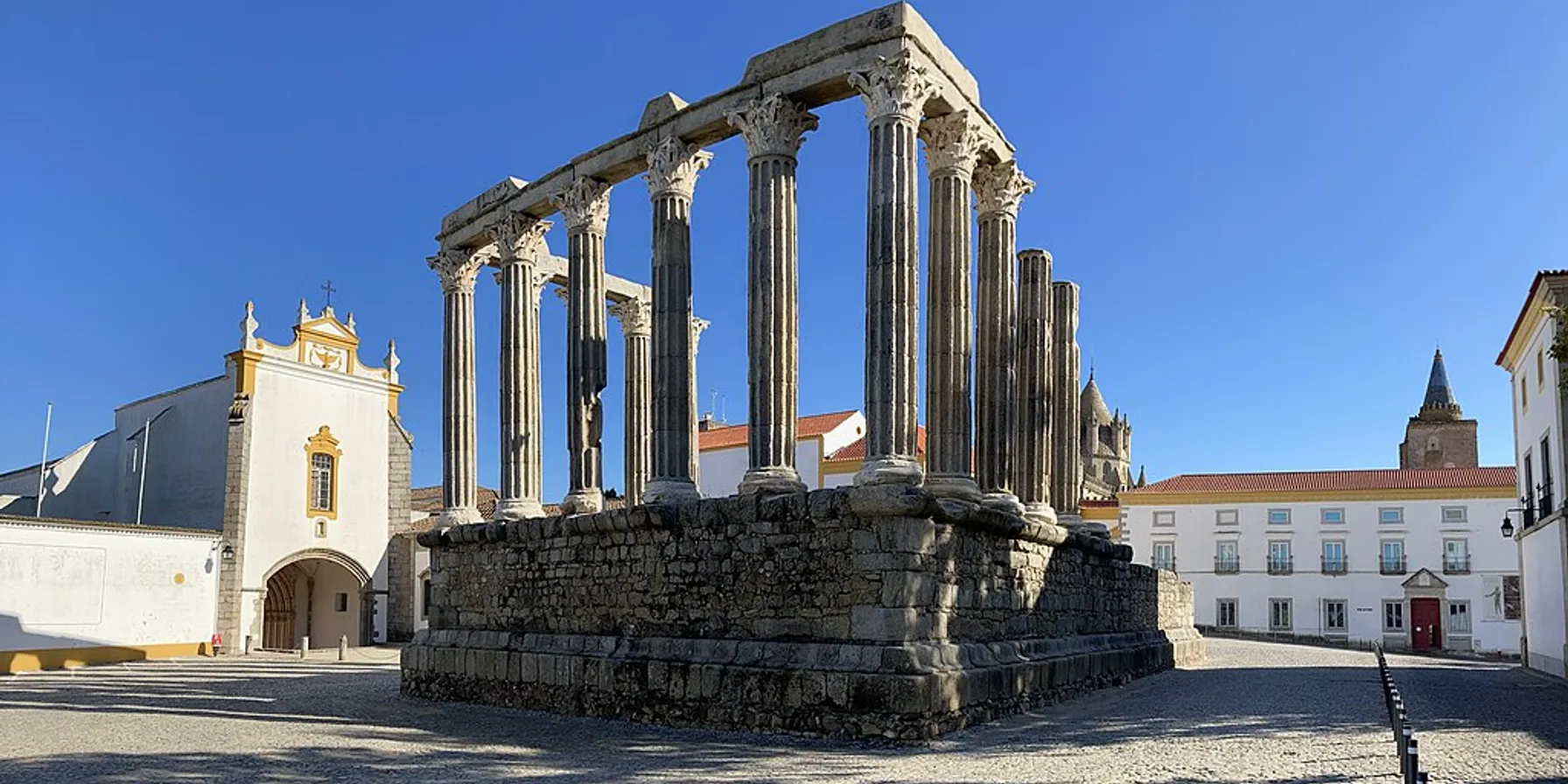 Évora